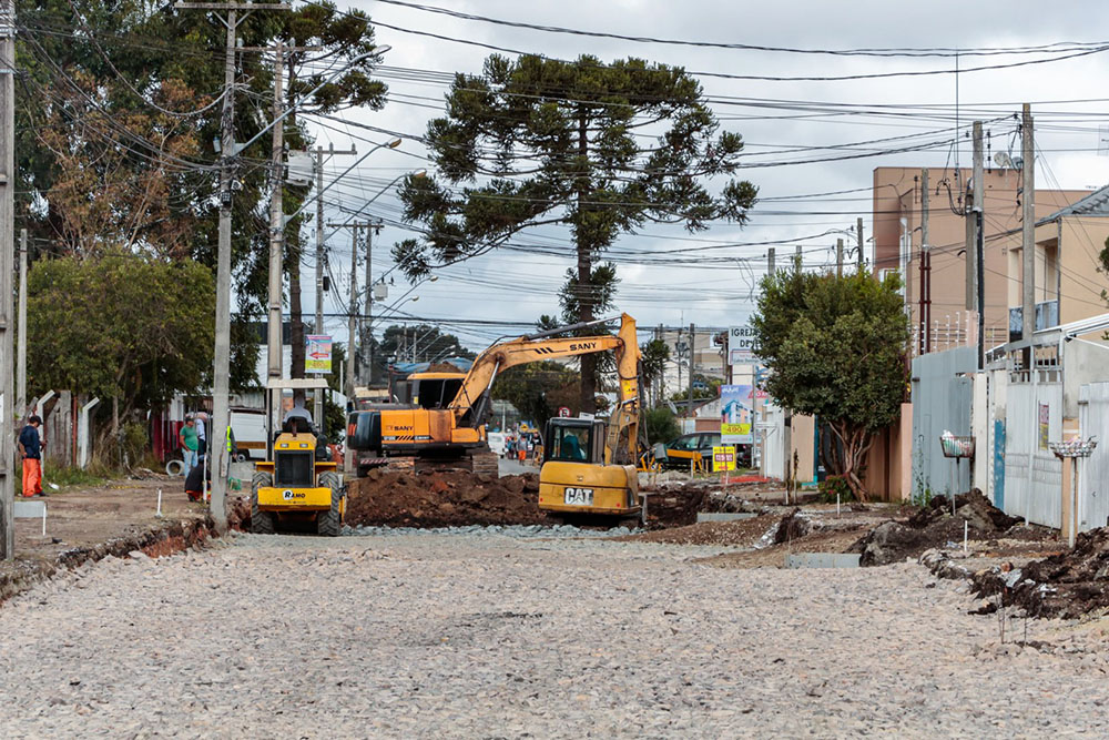 Trecho da Rua Manoel Bandeira, em Pinhais, é interditado para construção de nova base asfáltica 2 pinhais manoel bandeira Trecho da Rua Manoel Bandeira, em Pinhais, é interditado para construção de nova base asfáltica