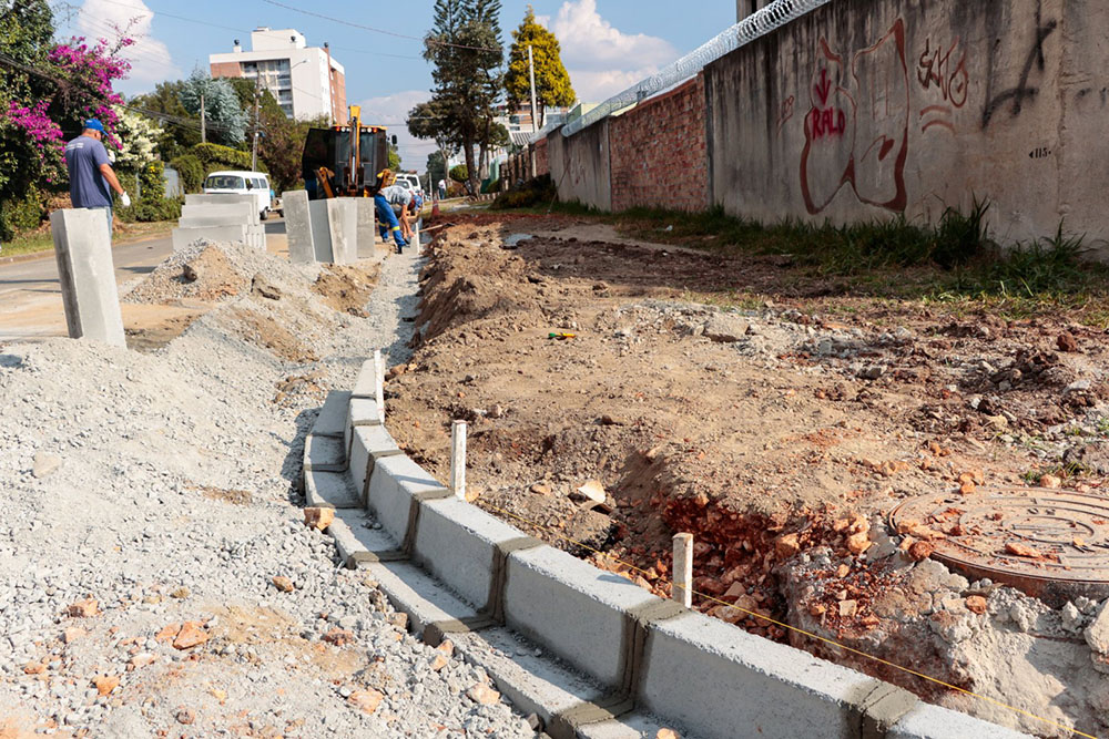Rua Primeiro de Maio, em Pinhais, recebe melhorias em seu sistema de drenagem 3 pinhais rua primeiro de maio Rua Primeiro de Maio, em Pinhais, recebe melhorias em seu sistema de drenagem
