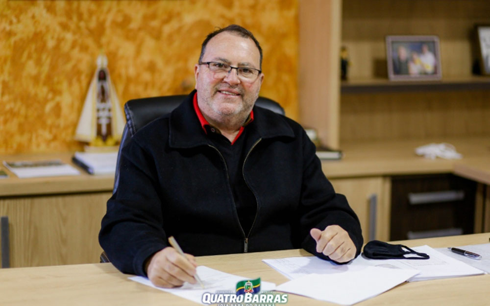 Prefeito Loreno Tolardo assina contrato para novo cartão Cesta Básica 7 loreno tolardo Prefeito Loreno Tolardo assina contrato para novo cartão Cesta Básica