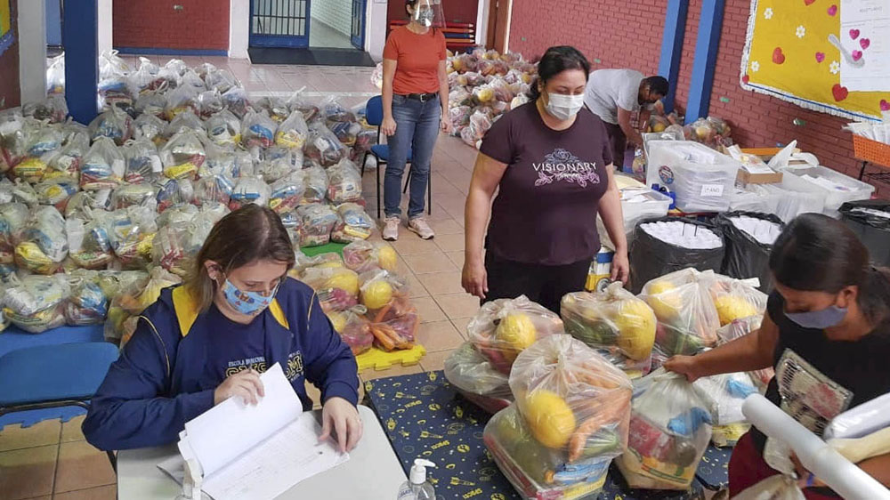 Mesmo com recesso, famílias em Curitiba receberão kits alimentação completos 3 curitiba kits Mesmo com recesso, famílias em Curitiba receberão kits alimentação completos