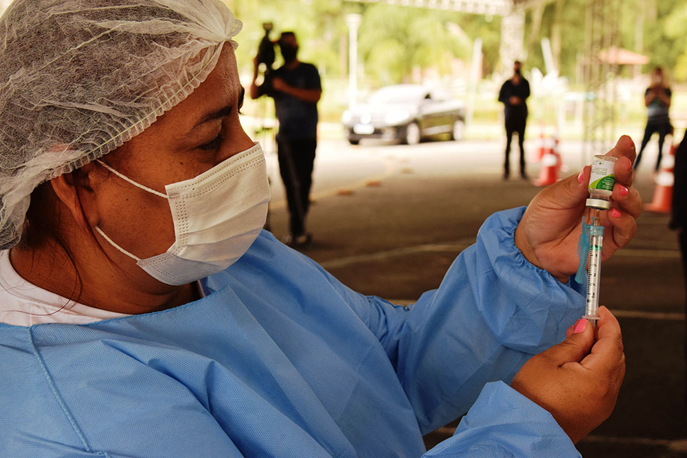 Paraná mantém vacinação contra gripe a toda população até se esgotarem as doses 1 governo gripe Paraná mantém vacinação contra gripe a toda população até se esgotarem as doses