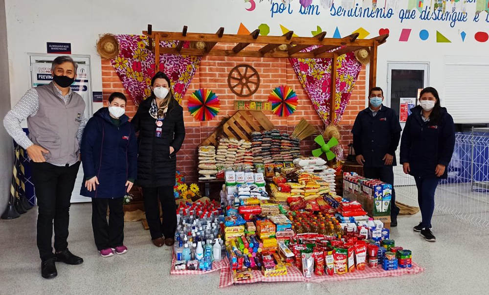 Escola de Pinhais doa quase mil itens à prefeitura 9 pinhais literal Escola de Pinhais doa quase mil itens à prefeitura