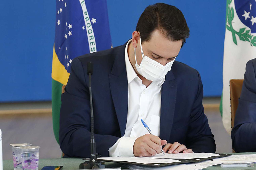 Governador sanciona lei do parcelamento de dívidas de empresas em recuperação judicial 3 ratinho junior Governador sanciona lei do parcelamento de dívidas de empresas em recuperação judicial