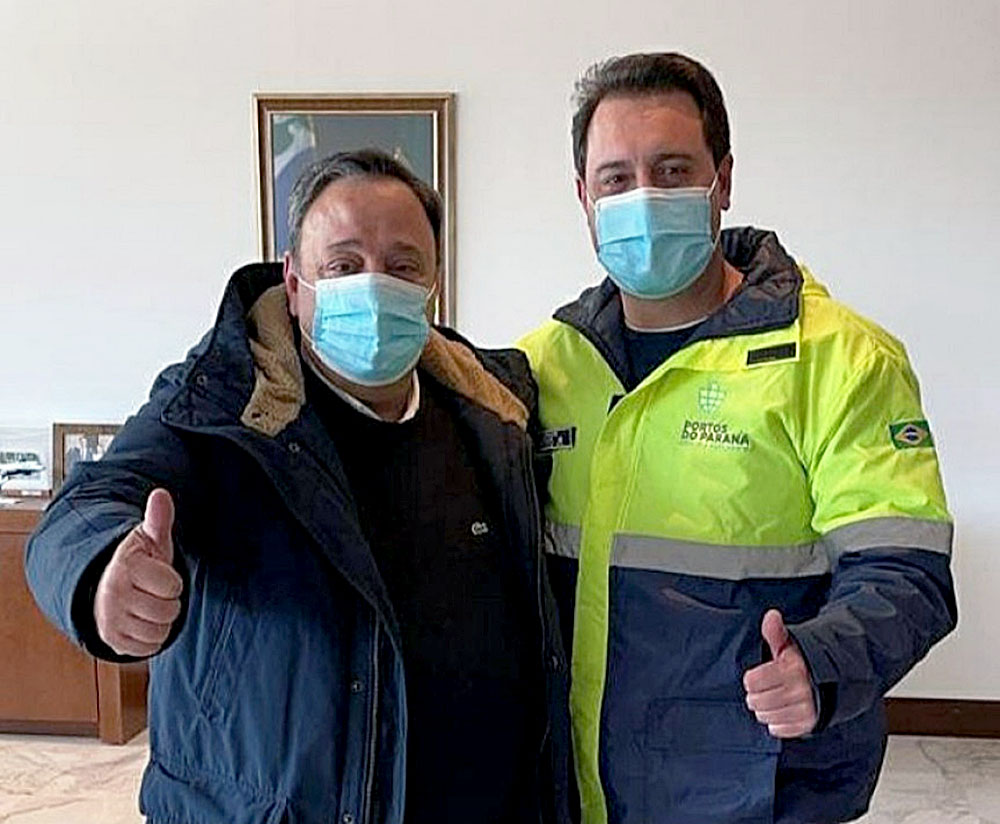 Hussein Bakri e Ratinho Júnior alinham pautas legislativas do segundo semestre 8 Deputado Hussein Bakri (PSD), líder do Governo na Assembleia Legislativa do Paraná, com o governador Carlos Massa Ratinho Júnior