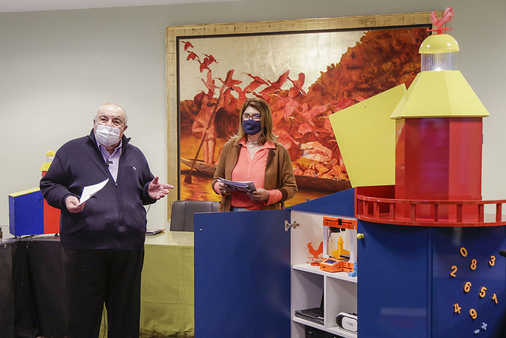 Rafael Greca apresenta Faróis Móveis com impressora 3D que serão usados nos CMEIs 5 curitiba farol saber Rafael Greca apresenta Faróis Móveis com impressora 3D que serão usados nos CMEIs