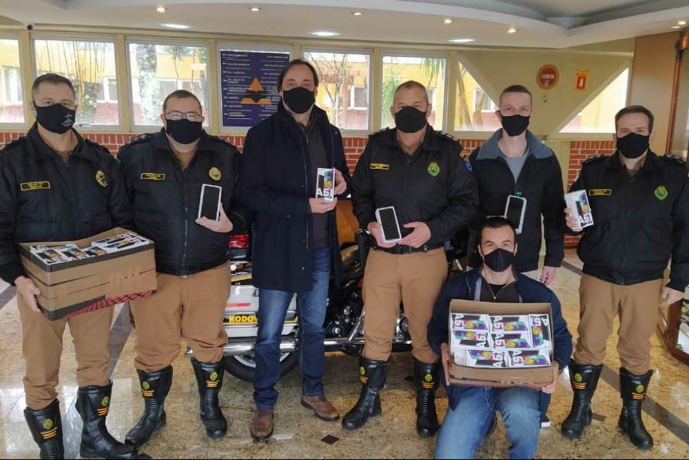 Polícia Rodoviária Estadual vai usar tecnologia para registro de autuações 6 Segundo o porta-voz do batalhão, tenente Sidnei Hudach, a maioria das infrações é relacionada à falta do porte de documentos obrigatórios (CNH e CLRV), pendências administrativas do veículo ou do condutor, e falta de habilitação legal