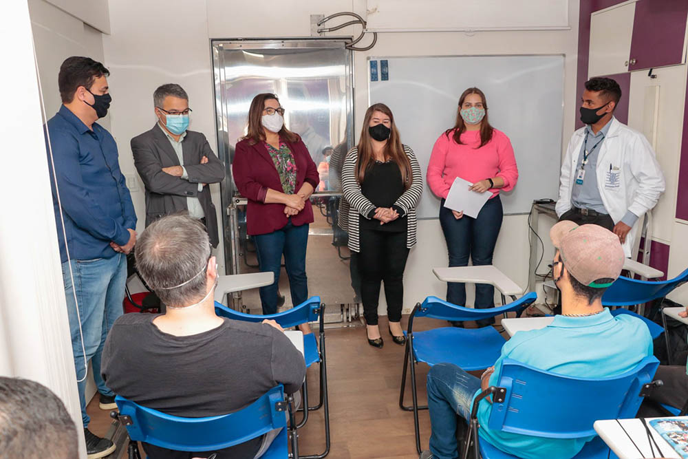 Mais um curso de capacitação tem início na cidade de Pinhais 4 Rosa Maria deu as boas-vindas aos alunos e frisou que a intenção do município é ampliar os cursos profissionalizantes