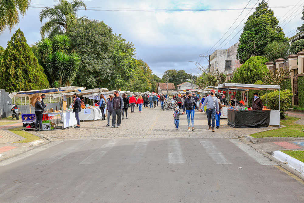 Feira do Centro Histórico movimentou o domingo na cidade de Piraquara 5 A primeira edição contou com um bom movimento e atraiu visitantes até de outros municípios