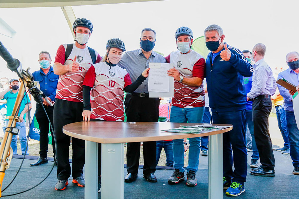 Piraquara aderiu ao Programa Pedala Paraná e será uma das rotas 1 O prefeito de Piraquara, Josimar Fróes, assinou o termo de adesão do município ao programa Pedala Paraná