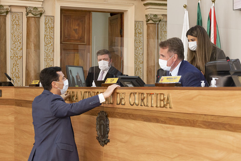 Vereadores de Curitiba mantem celeridade do Regime Emergencial do Transporte 1 A iniciativa da Prefeitura de Curitiba foi protocolada no Legislativo na última sexta-feira (17) e se estende até 28 de fevereiro do ano que vem