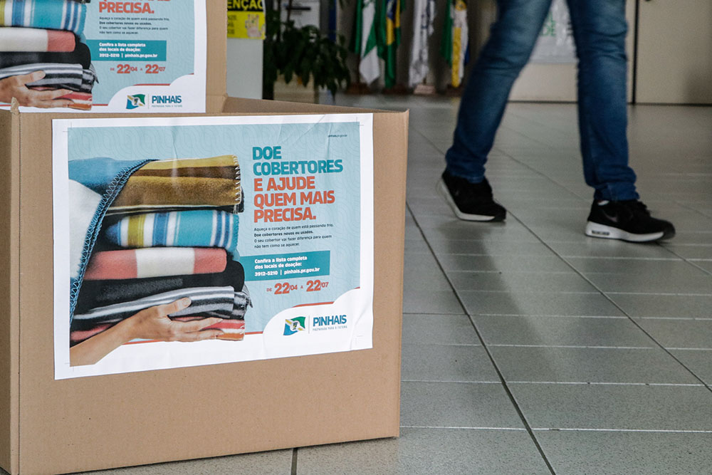 Campanha do Agasalho de Pinhais arrecadou mais de 23 mil peças 9 As distribuições aos usuários da Assistência Social foram realizadas por listas de solicitações feitas pelos munícipes nos CRAS e CREAS.