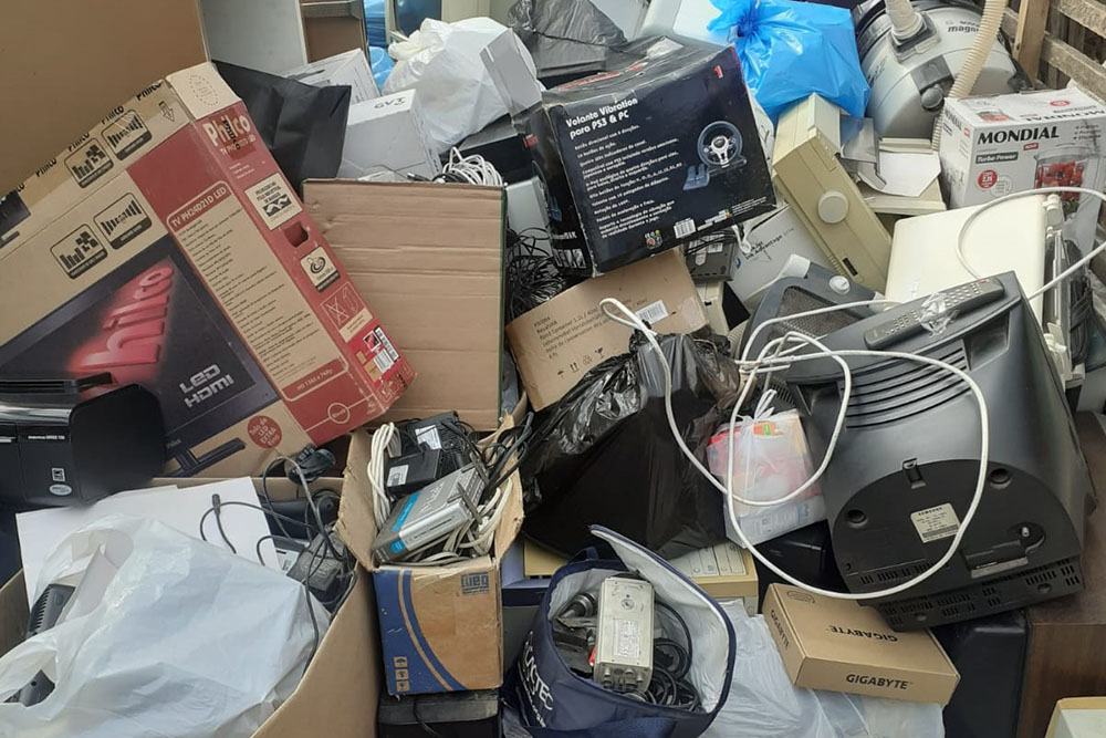 Sábado é dia de descarte correto de lixo eletroeletrônico em Curitiba 6 Sábado é dia de descarte correto de lixo eletroeletrônico