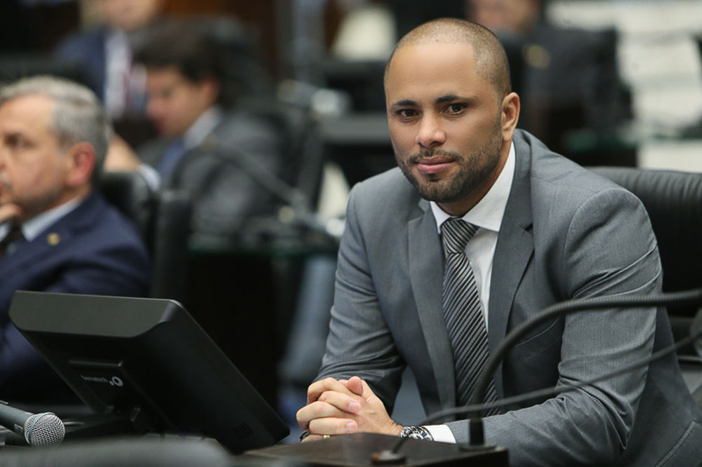 Projeto cria campanha permanente contra a importunação sexual no transporte coletivo intermunicipal no Paraná 9 Deputado Do Carmo (PSL)