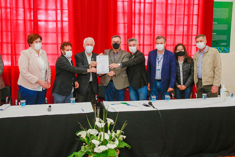 Hospital de Dermatologia São Roque inaugura nova ala e recebe investimentos para reformas 7 Diversas autoridades acompanharam a solenidade e visitaram o Hospital de Dermatologia Sanitária do Paraná