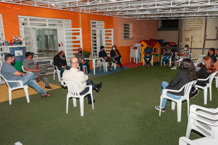 Durante o encontro com os moradores, a prefeita lembrou uma série de melhorias que a região recebeu nos últimos anos