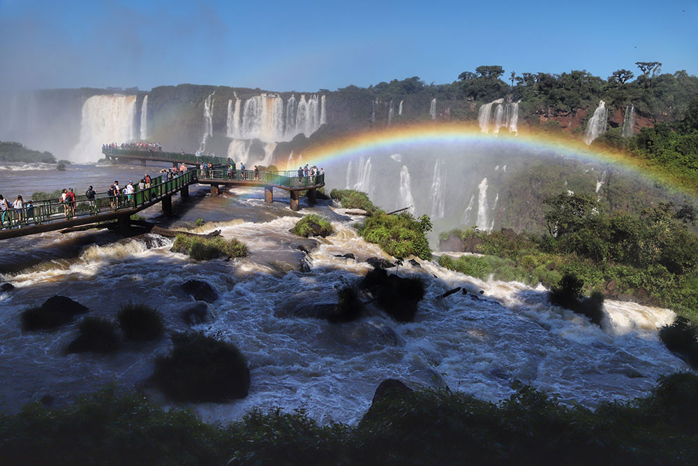 Paraná incentiva visitação a seus próprios atrativos para alavancar retomada do turismo 8 Nas Cataratas do Iguaçu o movimento subiu 105%, com 56.819 pessoas em julho, ante 27.739 em junho