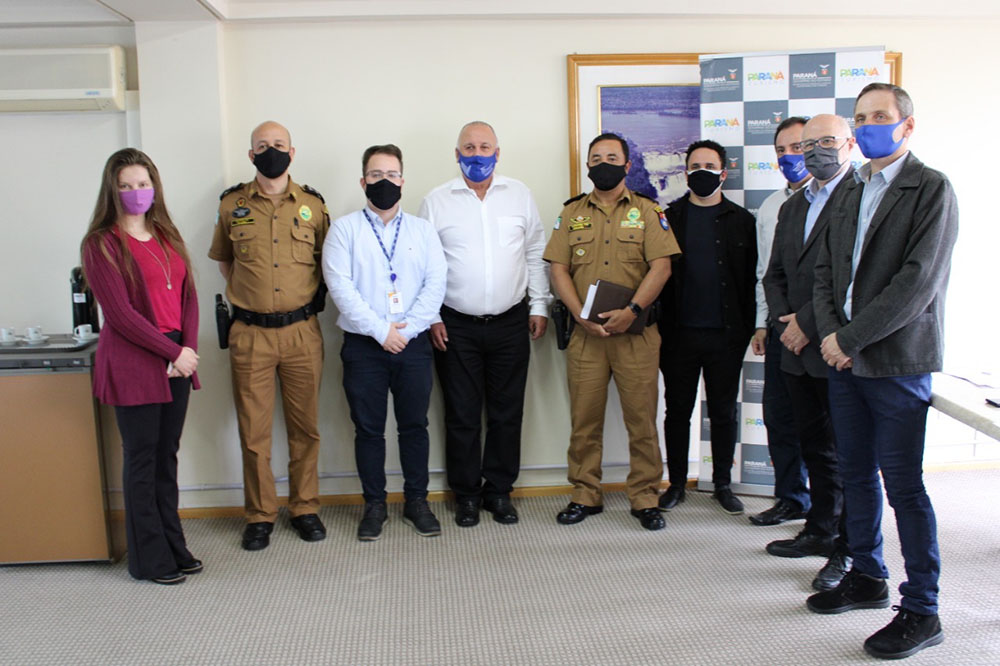 Governo e entidades discutem estratégias para aumentar a segurança de turistas 1 Participaram da reunião da Paraná Turismo, no dia 9, quinta-feira, representantes da PM, IMT, Invest Paraná, Fecomércio-PR e ABIH