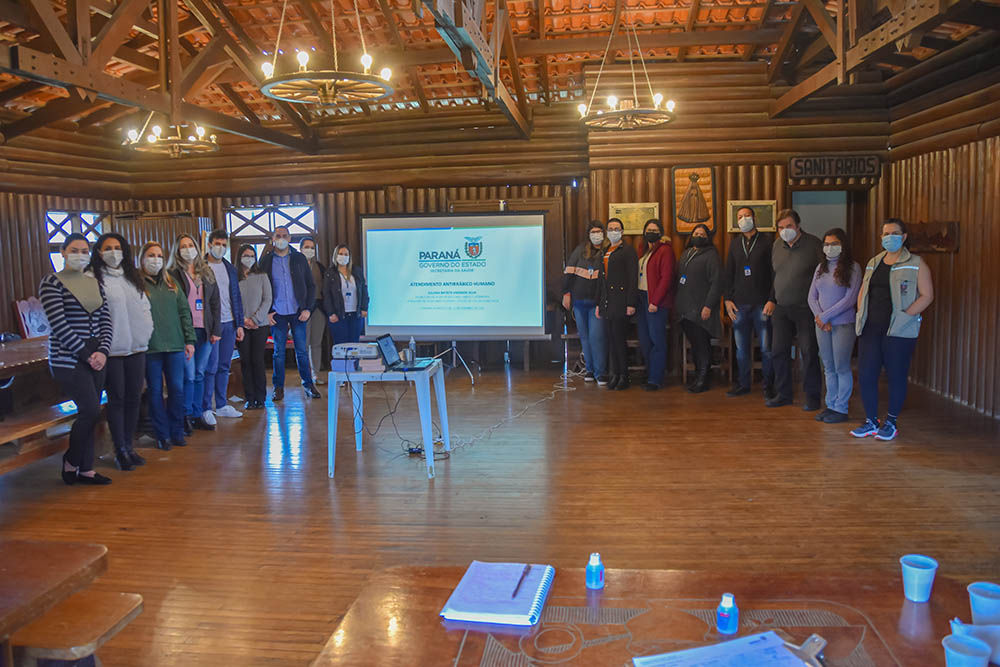 Profissionais da área da Saúde de Campina Grande do Sul participam de capacitação sobre “Atendimento Antirrábico” 4 O curso foi coordenado pela médica veterinária Juliana Batista Andrade Silva e direcionado para médicos e enfermeiros