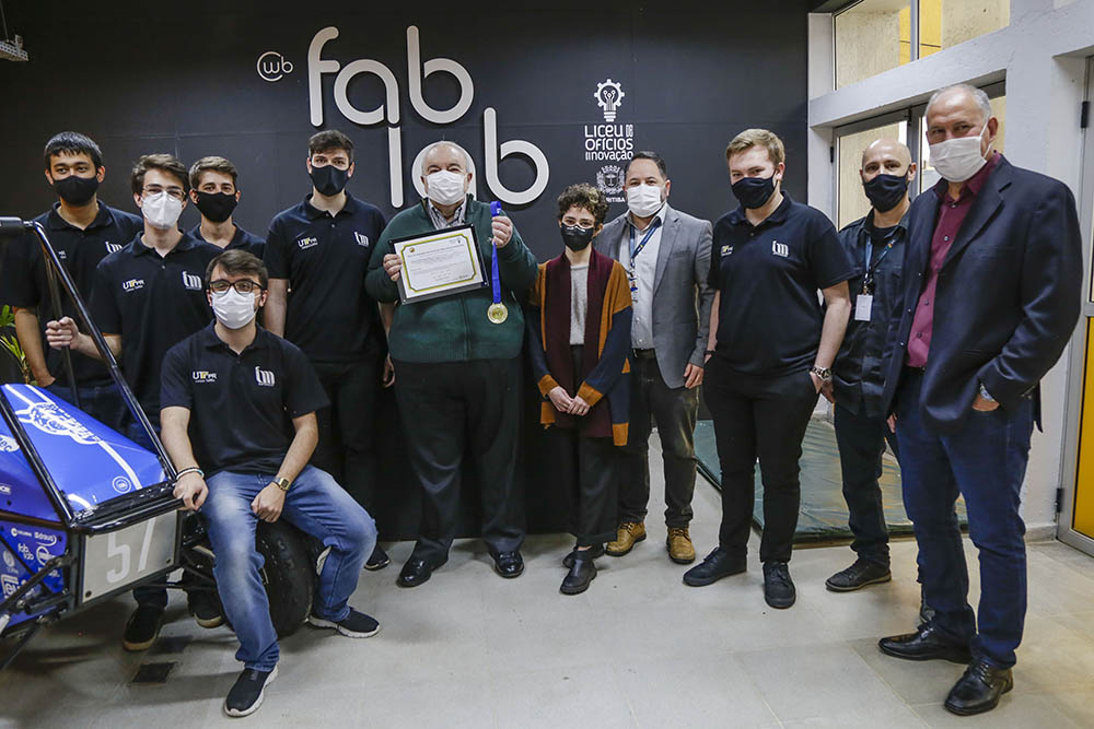 Premiado, Fab Lab do Cajuru auxilia na produção de carro e linha de roupas 5 fab lab 03 Premiado, Fab Lab do Cajuru auxilia na produção de carro e linha de roupas