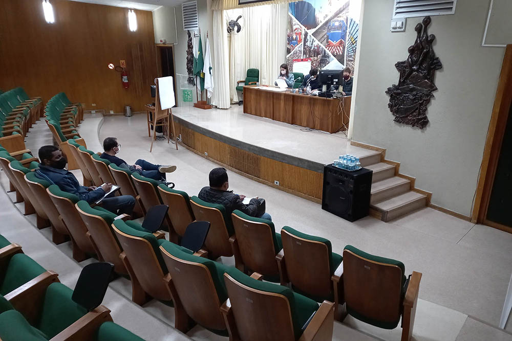 Quatro empresas disputam edital de iluminação da João Leopoldo Jacomel 2 licitacao jacomel 01 Quatro empresas disputam edital de iluminação da João Leopoldo Jacomel