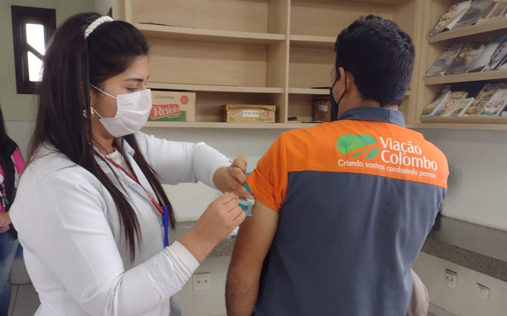 Saúde realiza vacinação itinerante contra a gripe em empresas privadas de Colombo 1 vacinacao itinerante Saúde realiza vacinação itinerante contra a gripe em empresas privadas de Colombo