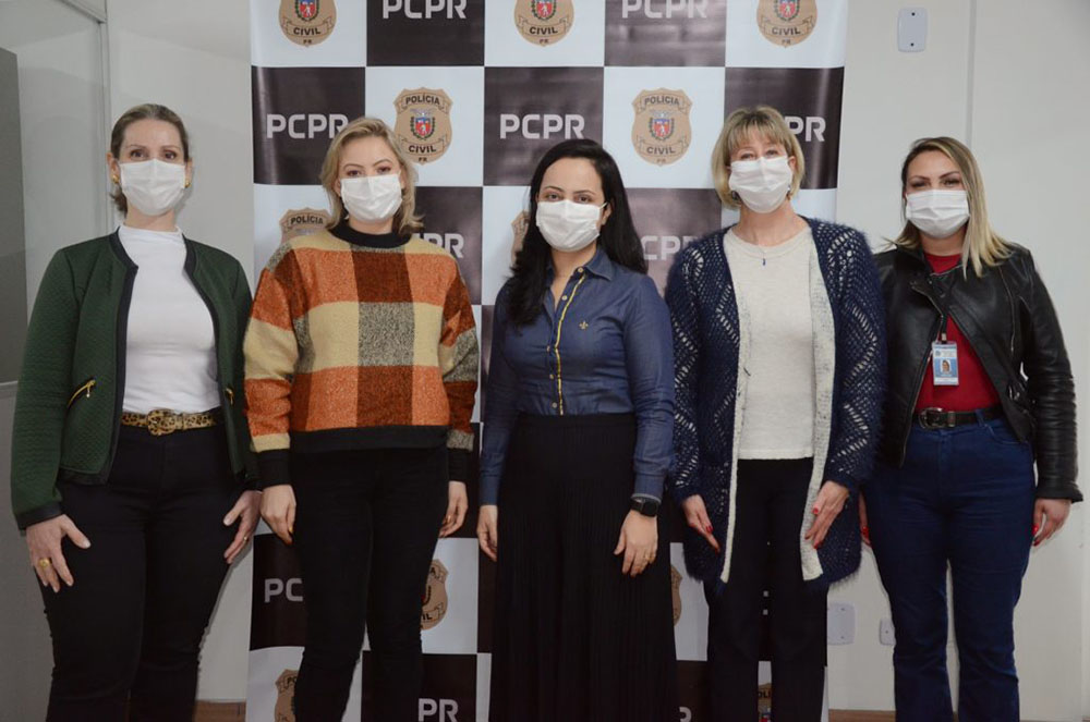 Prefeitura de São José dos Pinhais lança projeto de acolhimento às mulheres vítimas de violência doméstica 8 mulheres vítimas de violência doméstica