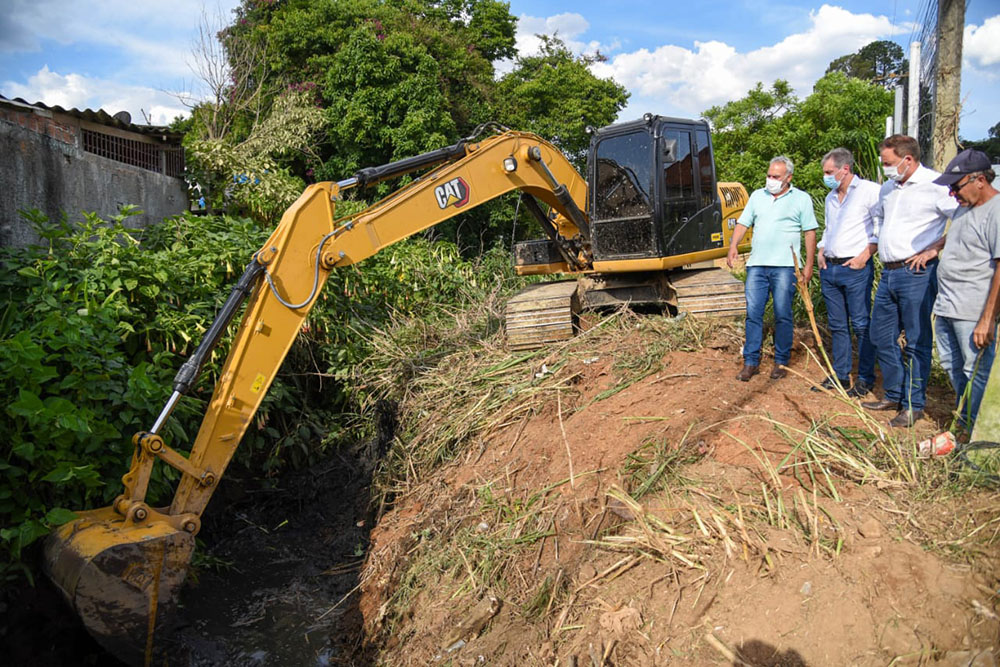 Prefeito Helder acompanha ações de prevenção de enchentes na Vila Nova e Moinho Velho 7 colombo moinho velho Prefeito Helder acompanha ações de prevenção de enchentes na Vila Nova e Moinho Velho