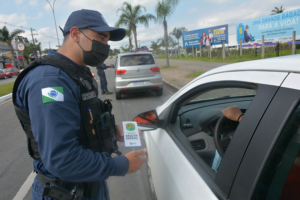 Pinhais lança campanha educativa de trânsito “Bloco da Multa Moral” 2 Bloco da Multa Moral