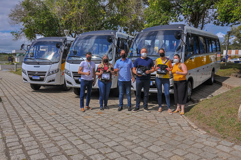 Campina Grande do Sul compra três novos micro-ônibus para o transporte escolar 4 campina onibus Campina Grande do Sul compra três novos micro-ônibus para o transporte escolar