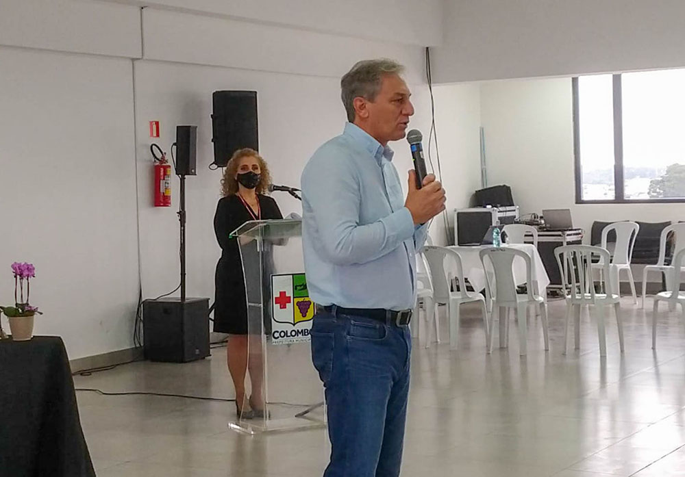 Colombo realiza com sucesso Audiência Pública do Plano Municipal de Educação 3 colombo professor alcione Colombo realiza com sucesso Audiência Pública do Plano Municipal de Educação