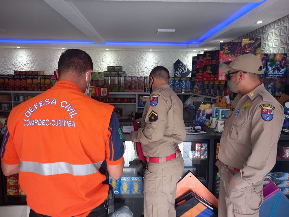Curitiba reforça orientação a comércios de fogos de artifício 4 fogos artificio 1 Curitiba reforça orientação a comércios de fogos de artifício