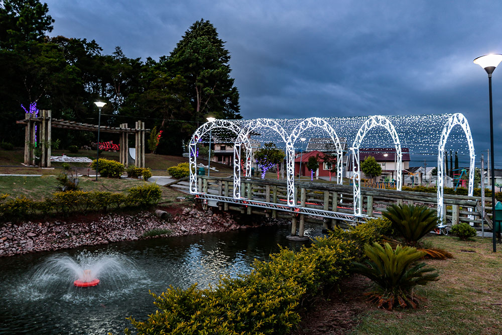 Ruas de Pinhais estão iluminadas para o Natal 4 luzes natal 04 Ruas de Pinhais estão iluminadas para o Natal