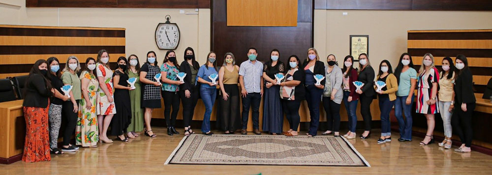 Profissionais de Educação dos Cmeis de Quatro Barras recebem homenagens por projetos desenvolvidos em 2021 8 quatro barras homenagem Profissionais de Educação dos Cmeis de Quatro Barras recebem homenagens por projetos desenvolvidos em 2021