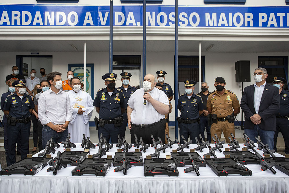 Guardas municipais de Curitiba começam a receber novas armas 7 novas armas Guardas municipais de Curitiba começam a receber novas armas