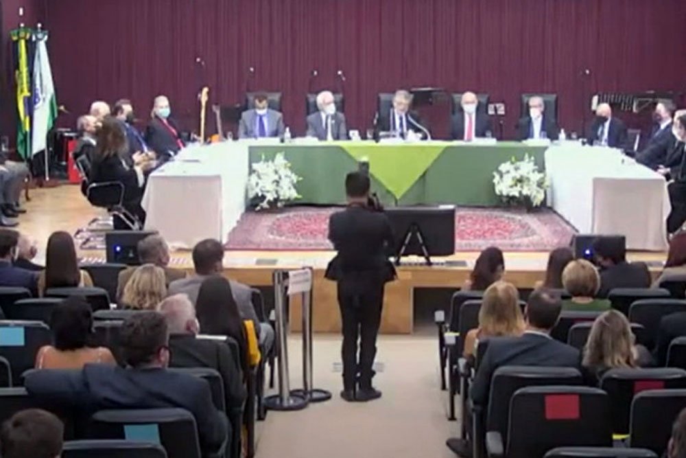 Comissão Executiva da Assembleia Legislativa participa da posse do novo presidente do TRE-PR 3 alep tre Comissão Executiva da Assembleia Legislativa participa da posse do novo presidente do TRE-PR