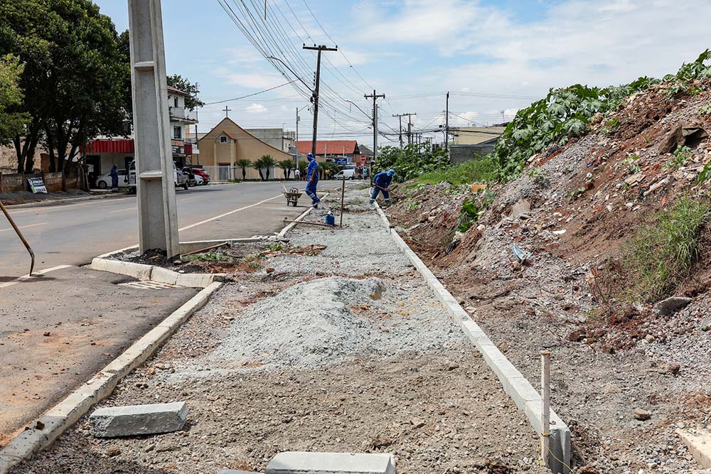 Prefeitura de Pinhais constrói calçadas no Jardim Cláudia 5 pinhais calcadas Prefeitura de Pinhais constrói calçadas no Jardim Cláudia