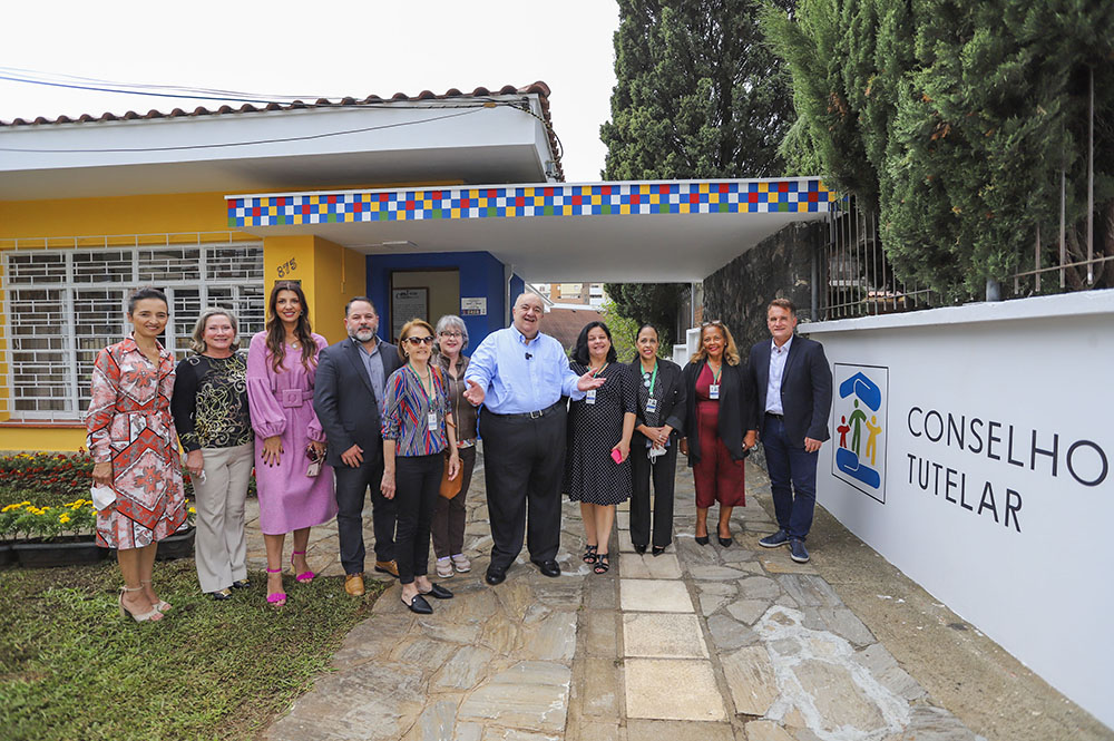 Conselho Tutelar da Regional Matriz de Curitiba é revitalizado, ganha pintura nova e jardim 6 curitiba conselho tutelar matriz Conselho Tutelar da Regional Matriz de Curitiba é revitalizado, ganha pintura nova e jardim