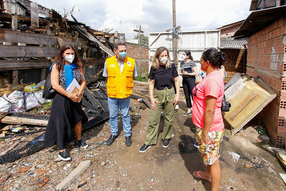 Ministério Público do Paraná acompanha ações da Prefeitura de Curitiba em área incendiada 4 ministerio publico Ministério Público do Paraná acompanha ações da Prefeitura de Curitiba em área incendiada