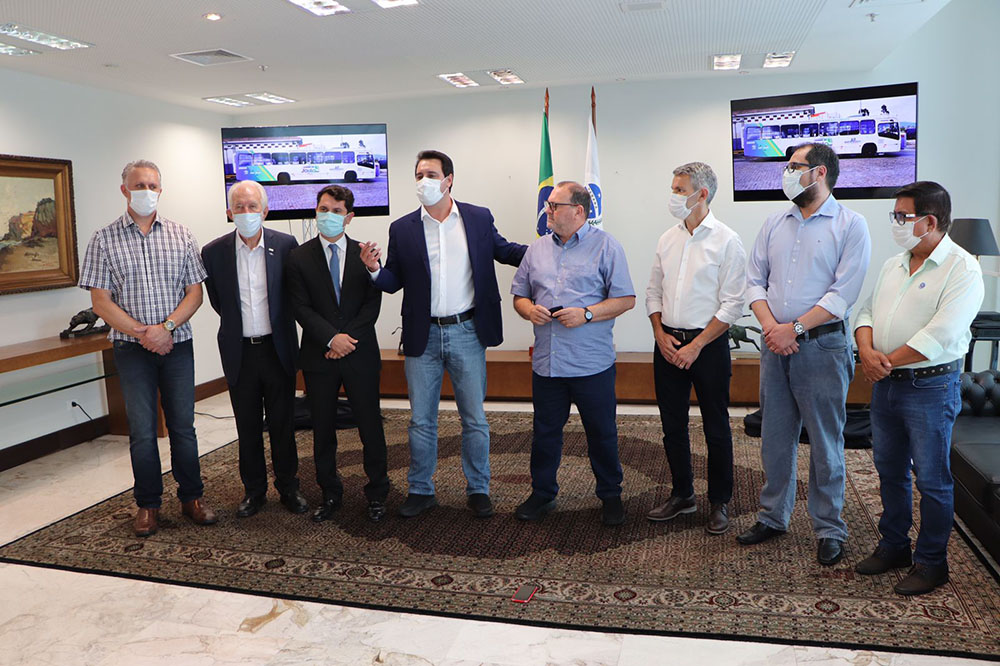 Passageiros de Quatro Barras poderão circular pelo município, sem pagar nada 7 quatro barras transporte gratuito 01 Passageiros de Quatro Barras poderão circular pelo município, sem pagar nada