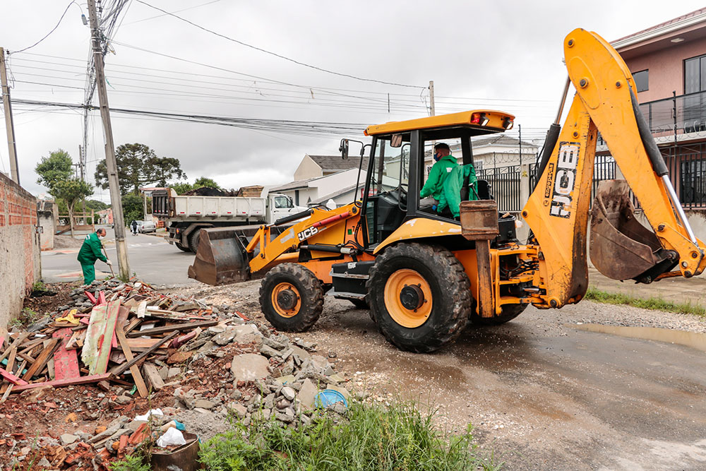 Em 30 anos de emancipação política, vemos uma Pinhais a cada dia melhor 21 Mutirao de Limpeza Em 30 anos de emancipação política, vemos uma Pinhais a cada dia melhor