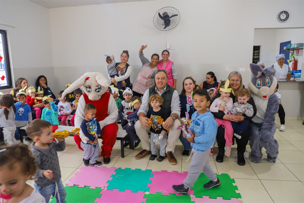 Prefeitura de Campina Grande do Sul presenteia com ovos de Páscoa os alunos da rede municipal de ensino 1 campina pascoa 01 Prefeitura de Campina Grande do Sul presenteia com ovos de Páscoa os alunos da rede municipal de ensino