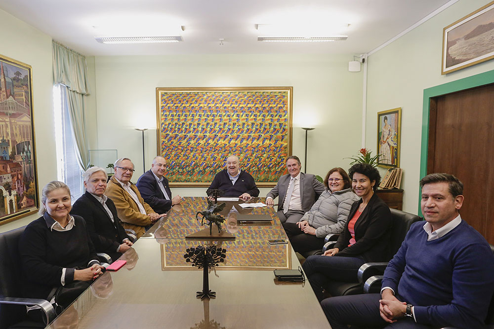 Prefeito Rafael Greca apoia instalação de “fábrica” de vacinas da Fiocruz em Curitiba 8 curitiba fabrica vacina Prefeito Rafael Greca apoia instalação de “fábrica” de vacinas da Fiocruz em Curitiba