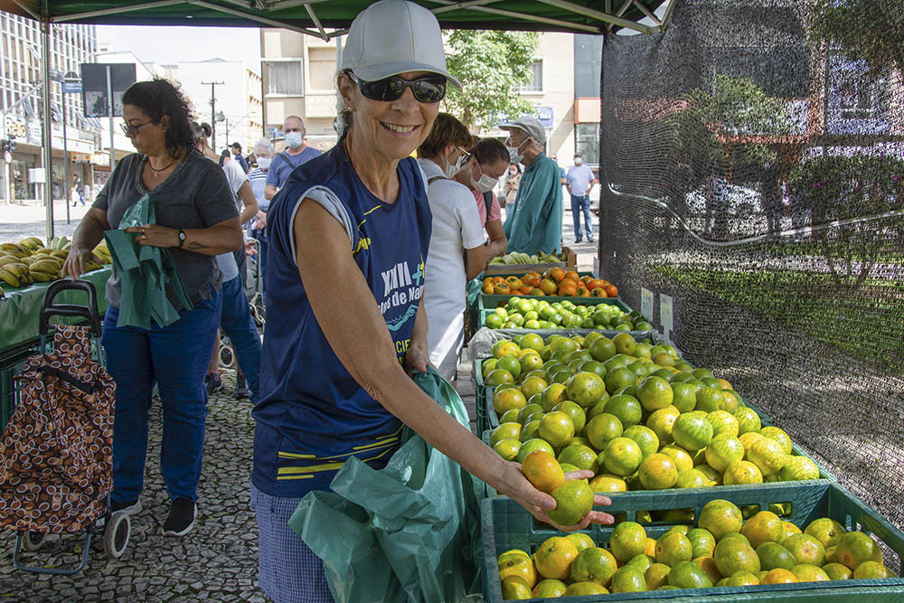 “Não tem preço melhor”, afirma freguesa do Nossa Feira da Prefeitura de Curitiba 3 curitiba nossa feira “Não tem preço melhor”, afirma freguesa do Nossa Feira da Prefeitura de Curitiba