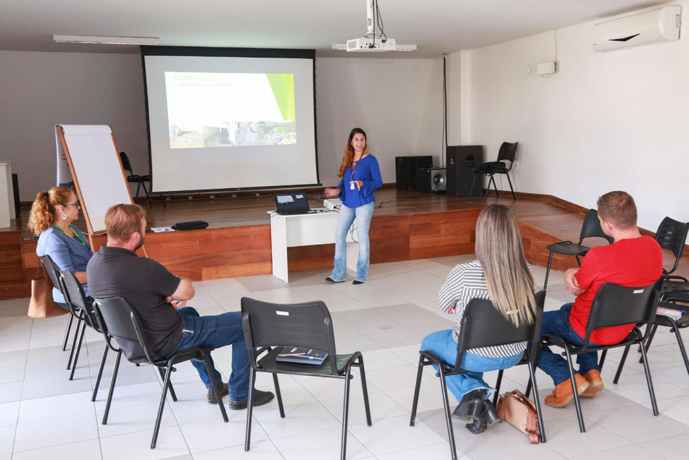 Secretaria Municipal de Meio Ambiente de Piraquara realizou o workshop “Transporte de RCC e o Meio Ambiente” 7 piraquara workshop Secretaria Municipal de Meio Ambiente de Piraquara realizou o workshop “Transporte de RCC e o Meio Ambiente”
