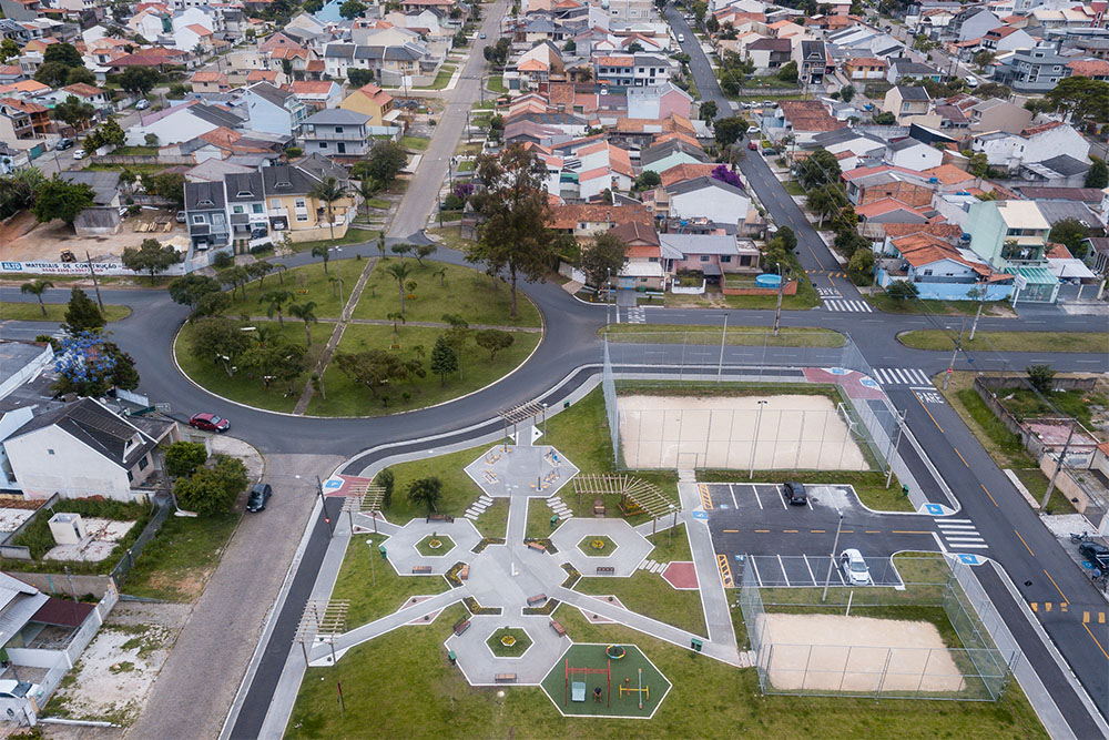 Em 30 anos de emancipação política, vemos uma Pinhais a cada dia melhor 3 praca jacarezinho foto roberto dziura jr Em 30 anos de emancipação política, vemos uma Pinhais a cada dia melhor