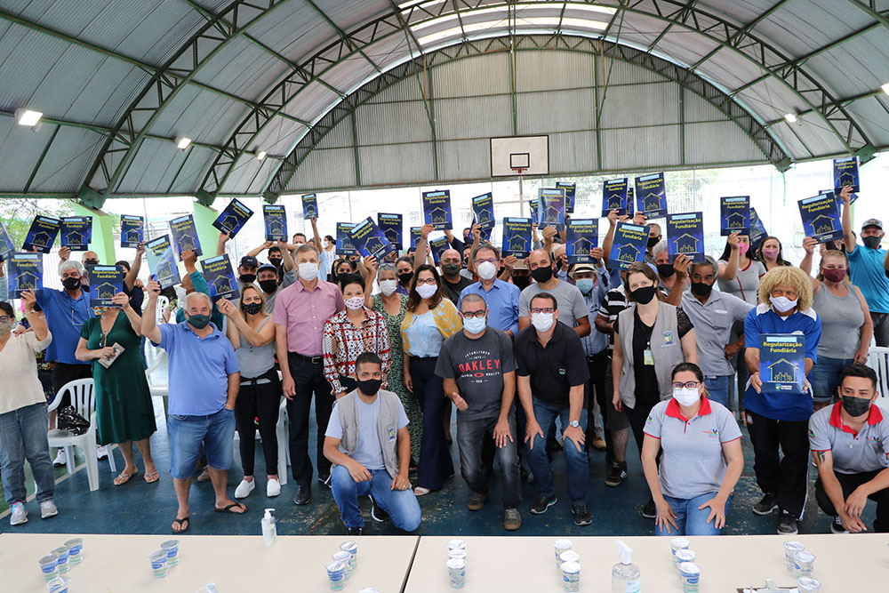 Em 30 anos de emancipação política, vemos uma Pinhais a cada dia melhor 31 regularizacao fundiaria Em 30 anos de emancipação política, vemos uma Pinhais a cada dia melhor