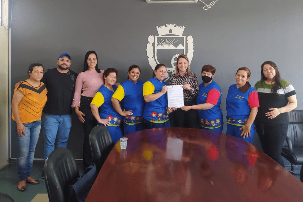 Prefeita Karime Fayad assina projeto de lei para reenquadrar cargo da Educação 3 rio branco sul educacao Prefeita Karime Fayad assina projeto de lei para reenquadrar cargo da Educação