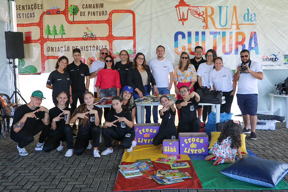 Rua da Cultura de Pinhais levou atividades e apresentações culturais ao Emiliano Perneta 4 rua da cultura 01 Rua da Cultura de Pinhais levou atividades e apresentações culturais ao Emiliano Perneta