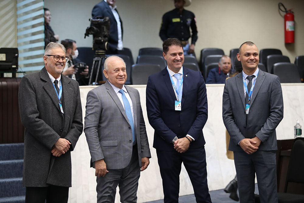 Superintendente da Caixa Econômica apresenta o balanço social da instituição aos deputados 3 alep Superintendente da Caixa Econômica apresenta o balanço social da instituição aos deputados