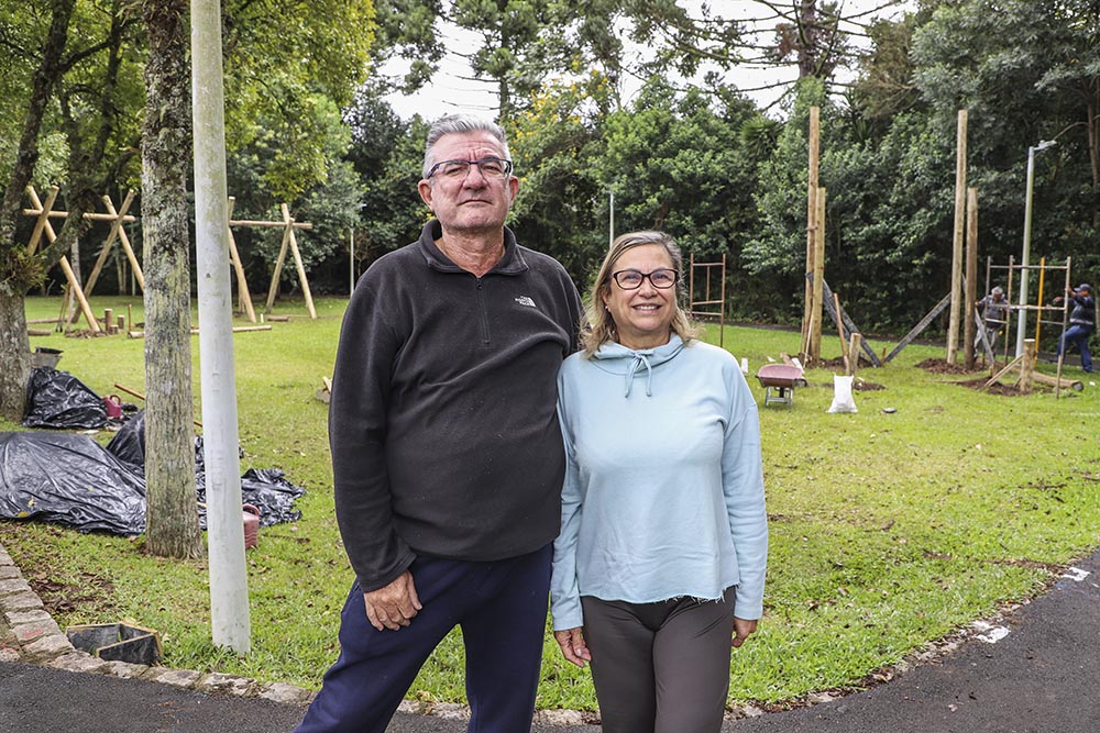 Bosque Portugal ganha brinquedos de madeira para diversão dos curitibinhas 1 bosque portugal Bosque Portugal ganha brinquedos de madeira para diversão dos curitibinhas